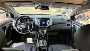Hyundai Avante 2013