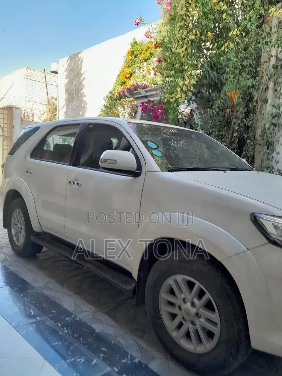 Toyota Fortuner 2013 White