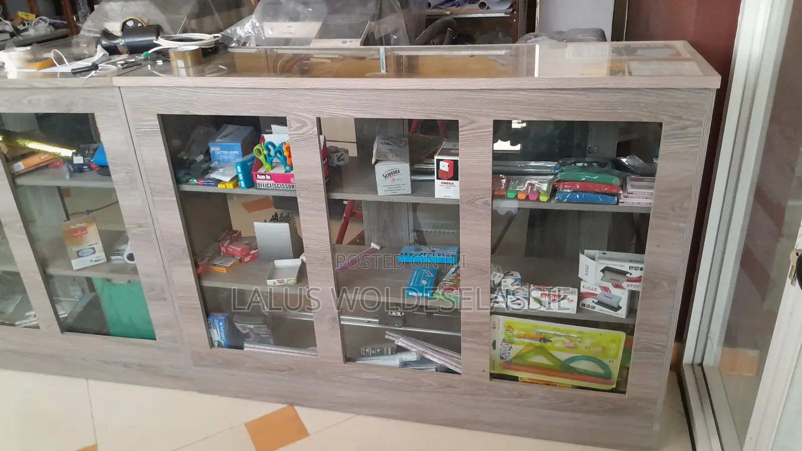 Display (Plywood)