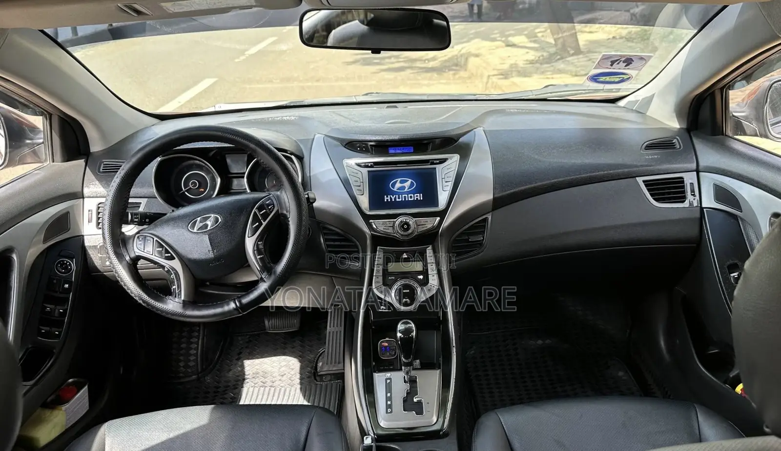 Hyundai Avante 2013 Burgundy
