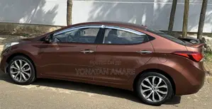 Hyundai Avante 2013 Burgundy