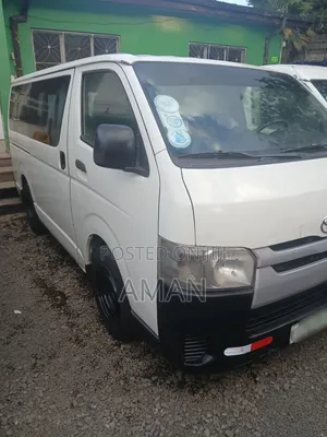 Toyota HiAce 2015 White