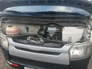 Toyota HiAce 2015 White