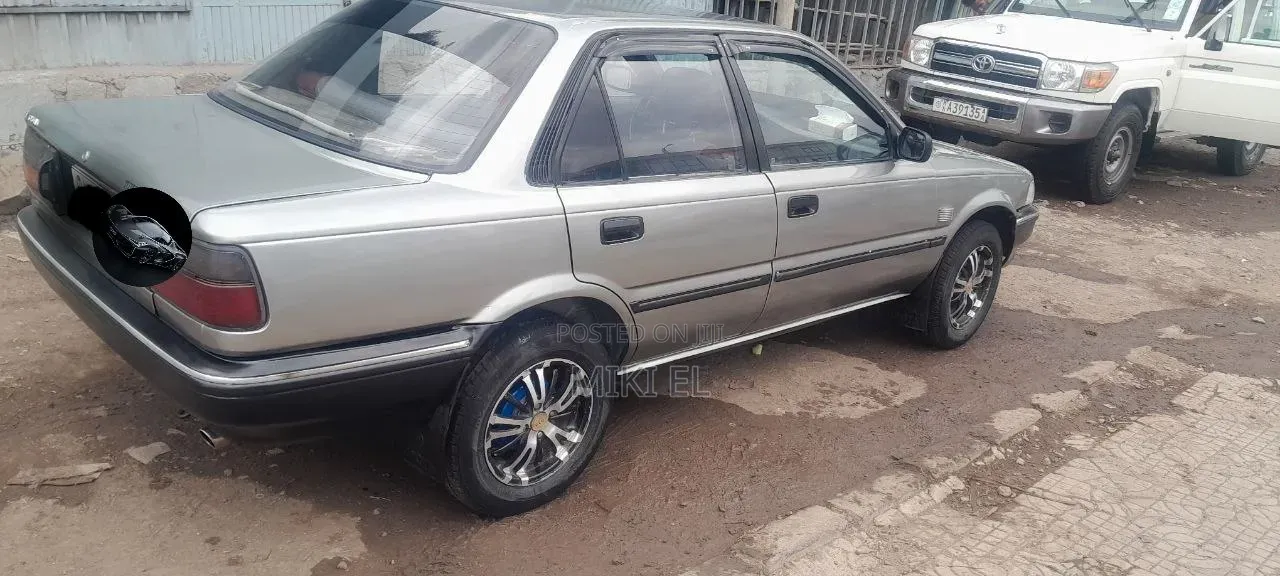 Toyota Corolla 1.3 Hatchback 1991 Gray