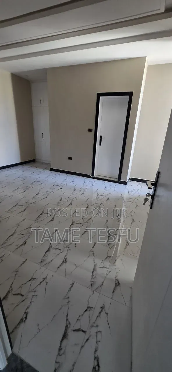 Furnished 8bdrm House in ሀያት, Bole for sale
