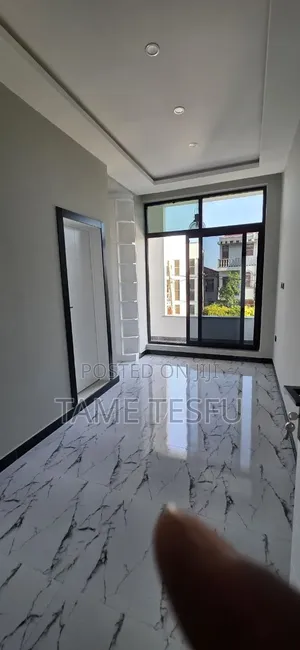 Furnished 8bdrm House in ሀያት, Bole for sale
