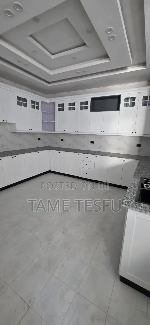 Furnished 8bdrm House in ሀያት, Bole for sale