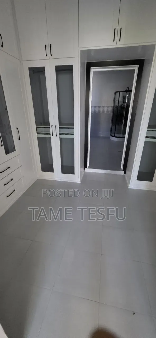 Furnished 8bdrm House in ሀያት, Bole for sale
