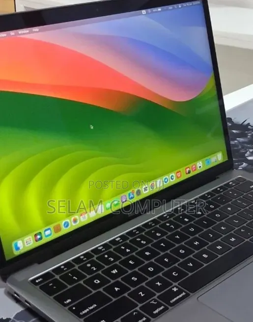 New Laptop Apple MacBook Pro 2019 8GB Intel Core i5 SSD 128GB