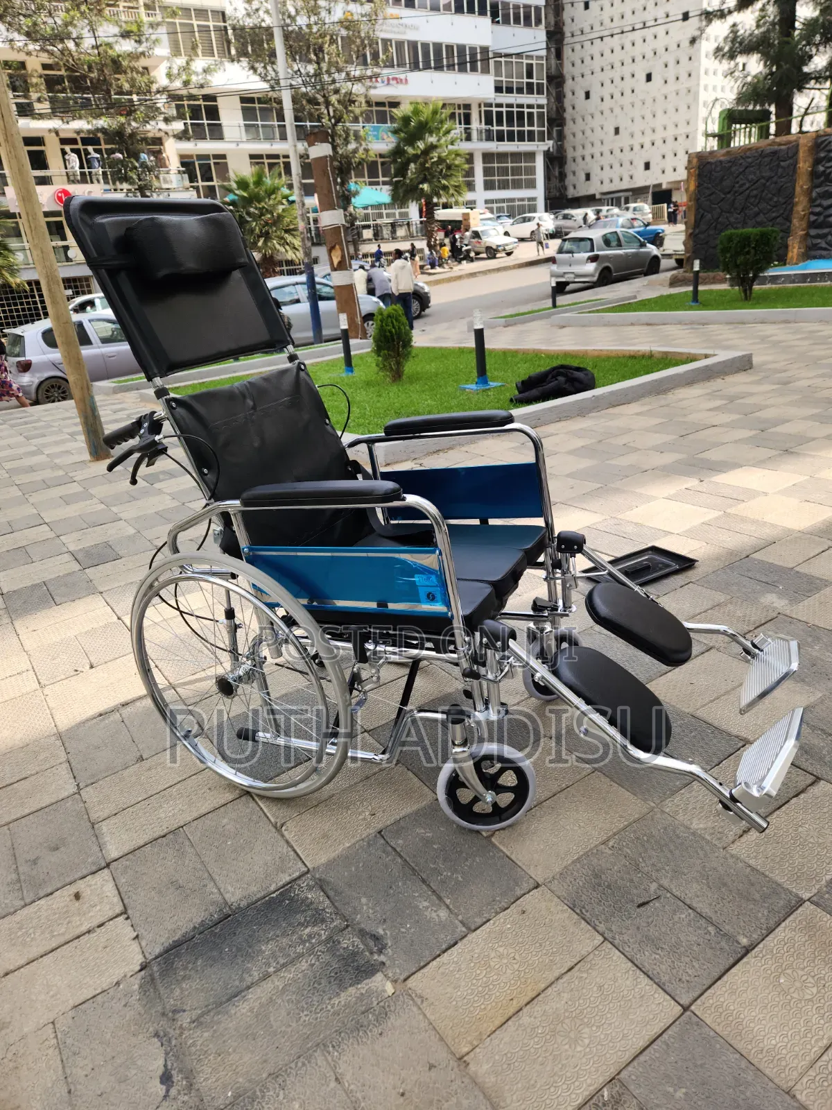 Kosmocare Recliner Cum Commode Wheelchair Foldable Wheelchair የሚተኛ