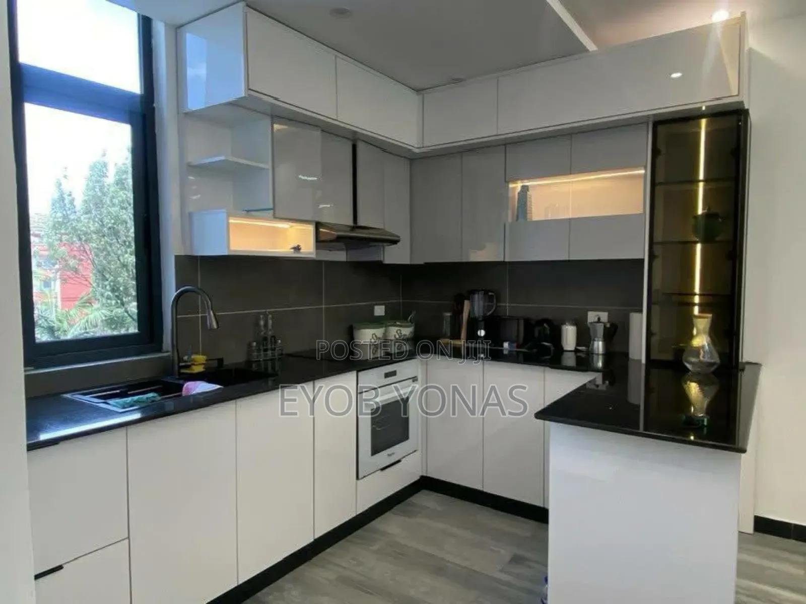 Furnished 2bdrm Apartment in የሚሸጥ አፓርታማ ቦሌ, Bole for sale