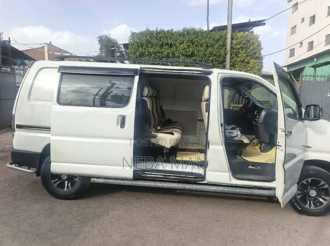 Toyota HiAce 2008 White