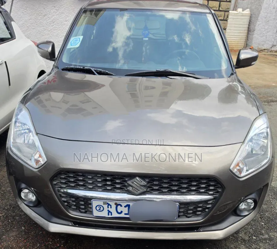 Suzuki Swift 2022 Brown