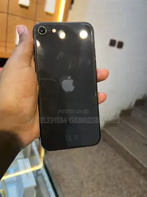 Apple iPhone SE 128 GB Black