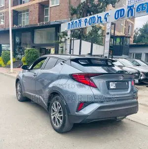 Toyota C-HR 2020 Blue