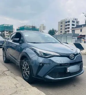 Toyota C-HR 2020 Blue