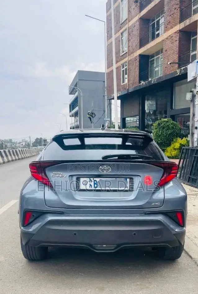 Toyota C-HR 2020 Blue
