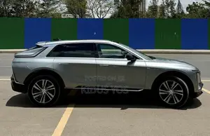 Cadillac Lyriq 2023 Silver
