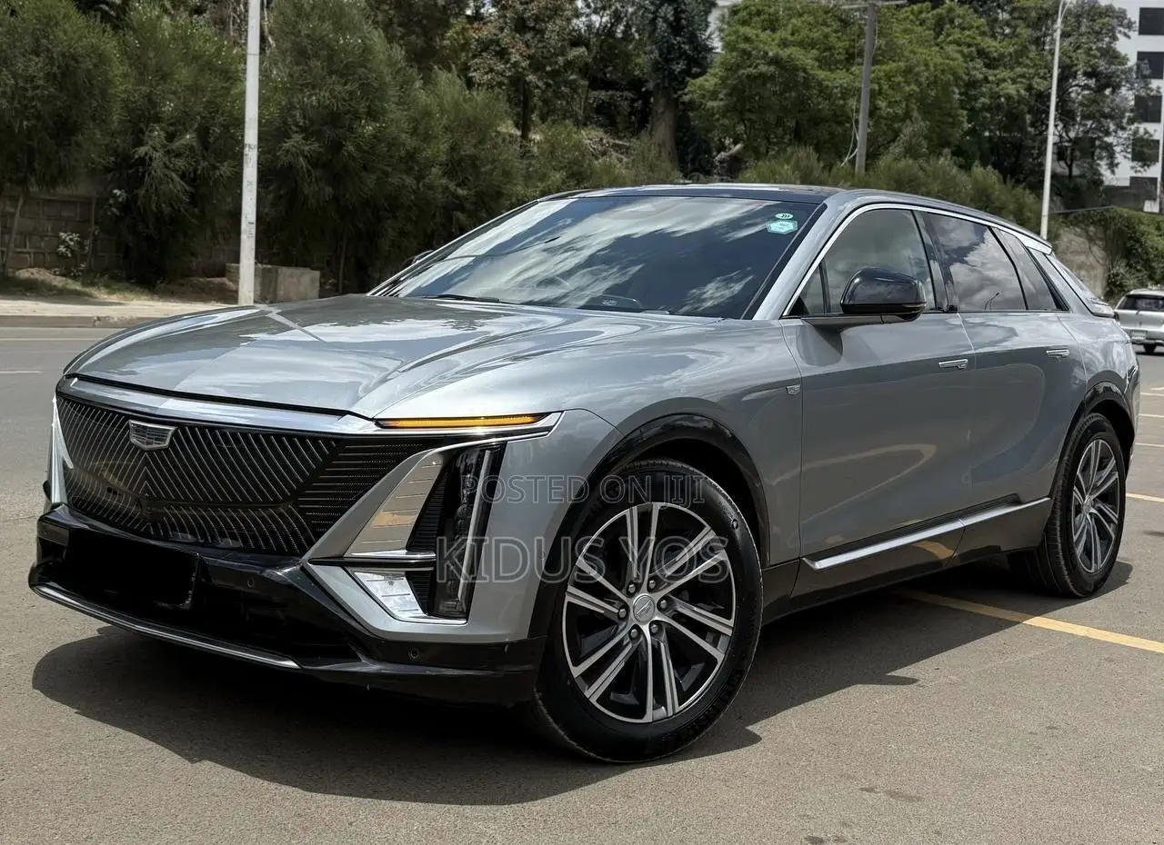 Cadillac Lyriq 2023 Silver
