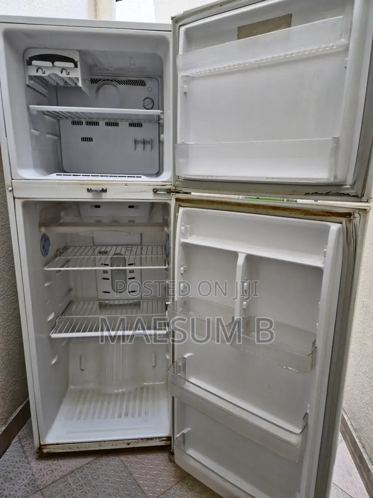 Refrigerator ፍሪጅ