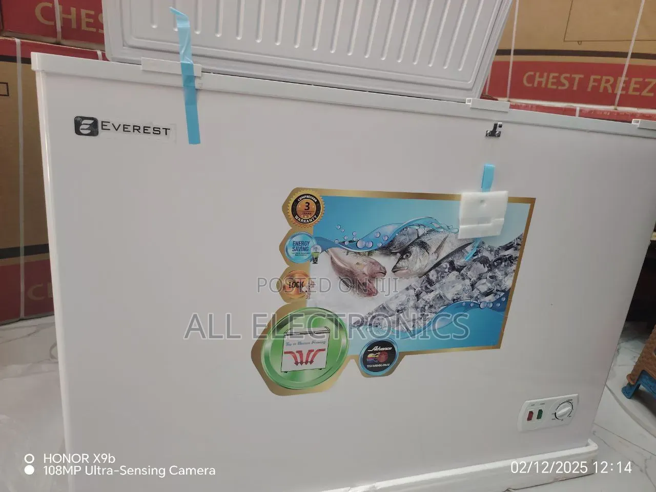 Everest 430 በሶላር እና በኤሌክትሪክ የሚሰራ አግዳሚ ፍሪጅ