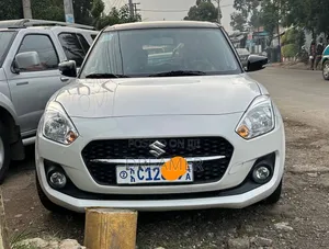 Suzuki Swift 2022 White