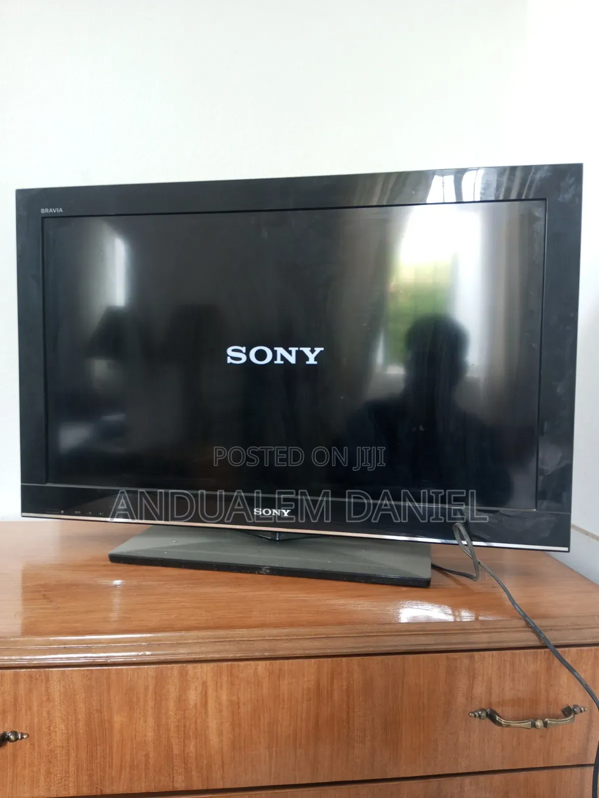 Sony 32 Inch Tv + Remote Control