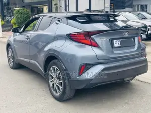 Toyota C-HR Limited 2021 Blue