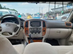 Toyota Land Cruiser 2004