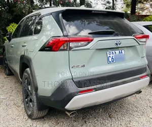 Toyota RAV4 2022 Green
