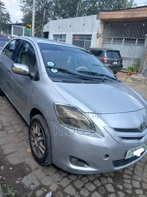 Toyota Belta 2008 Silver