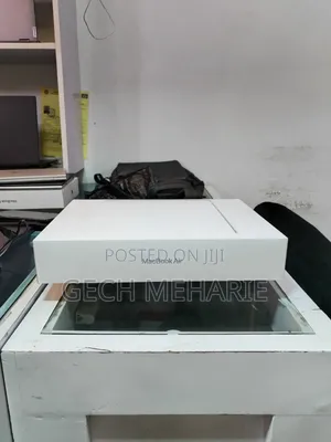 New Laptop Apple MacBook Air 2025 M4 16GB Apple M4 SSD 512GB