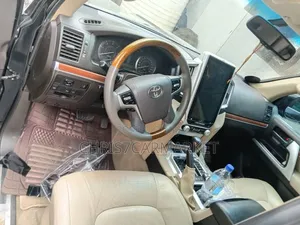 Toyota Land Cruiser 2010 Black