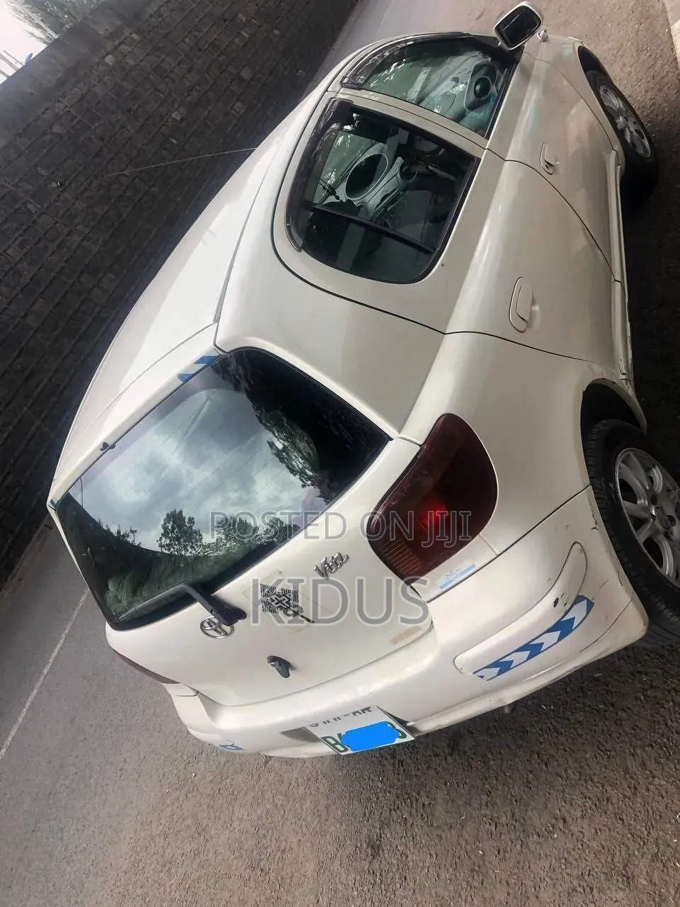 Toyota Vitz 2002 White