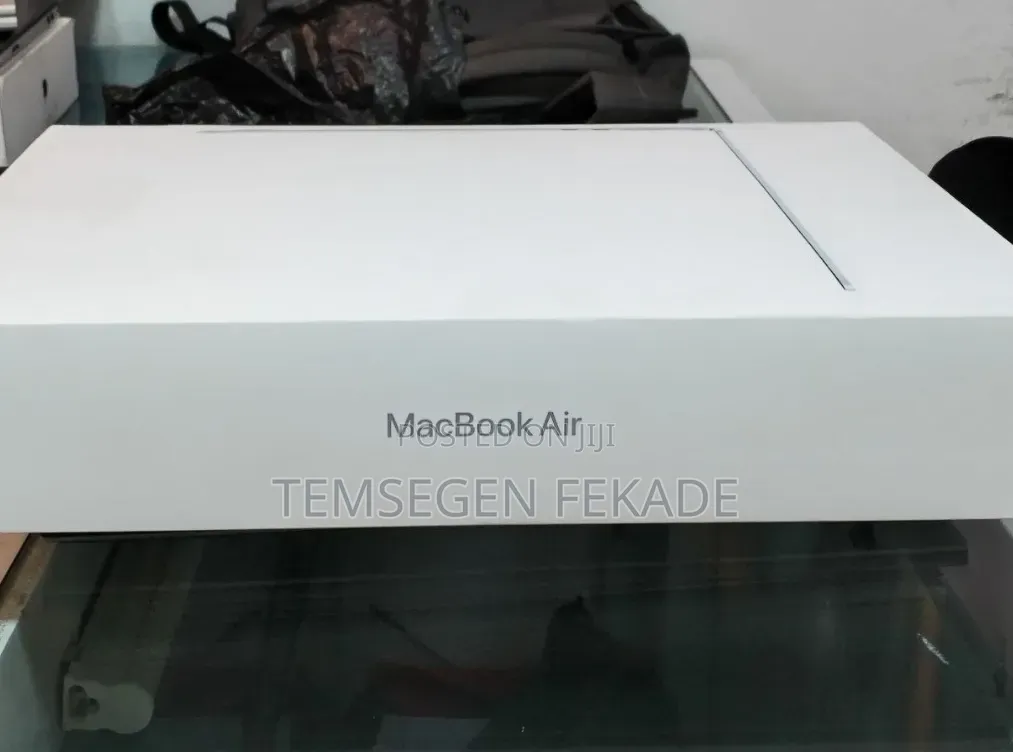 New Laptop Apple MacBook Air 2025 M4 16GB Apple M4 SSD 512GB