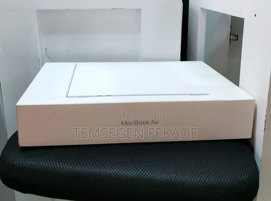 New Laptop Apple MacBook Air 2025 M4 16GB Apple M4 SSD 512GB