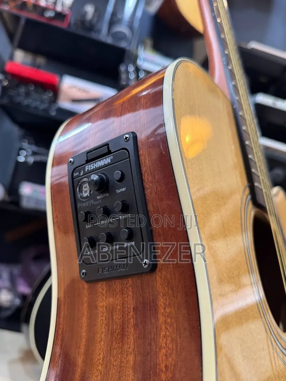 Yamaha F370 Guitar