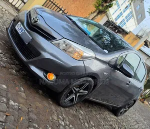 Toyota Yaris 2011 Gray