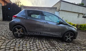 Toyota Yaris 2011 Gray