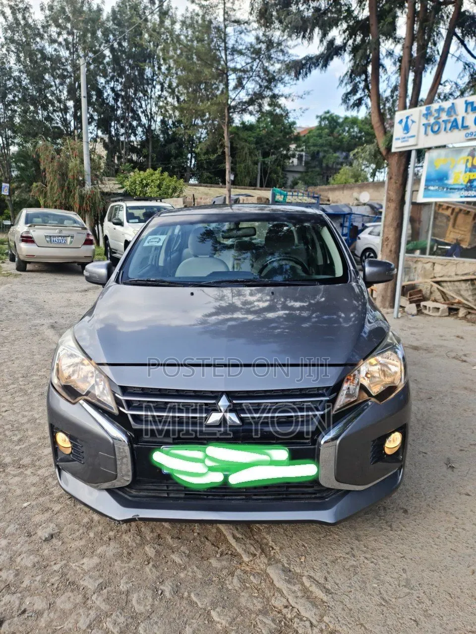 Mitsubishi Attrage 2021 Silver
