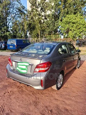 Mitsubishi Attrage 2021 Silver
