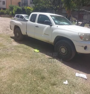Toyota Tacoma 2008 White