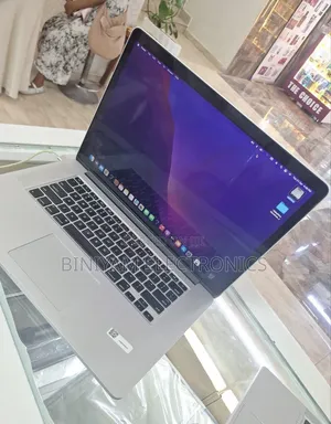 New Laptop Apple MacBook Pro 2015 16GB Intel Core i7 SSD 256GB