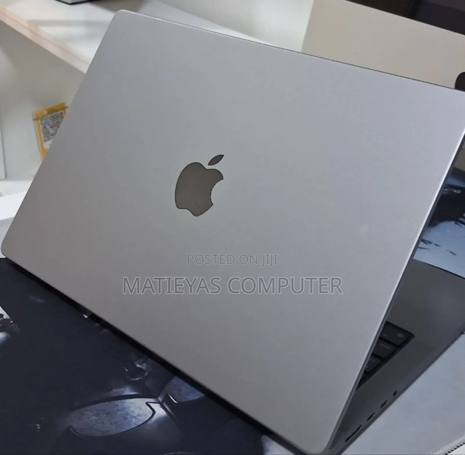 New Laptop Apple MacBook Pro 2021 M1 16GB Apple M1 Pro SSD 512GB