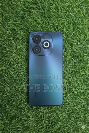 New Infinix Smart 8 64 GB Black