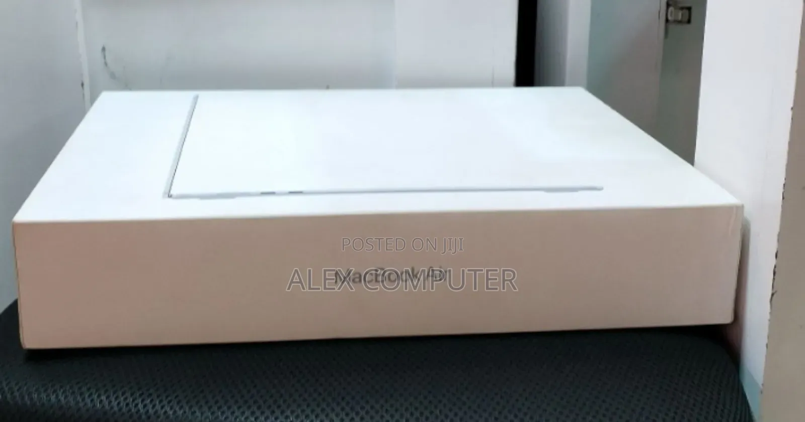 New Laptop Apple MacBook Air 2025 M4 16GB Apple M4 SSD 512GB