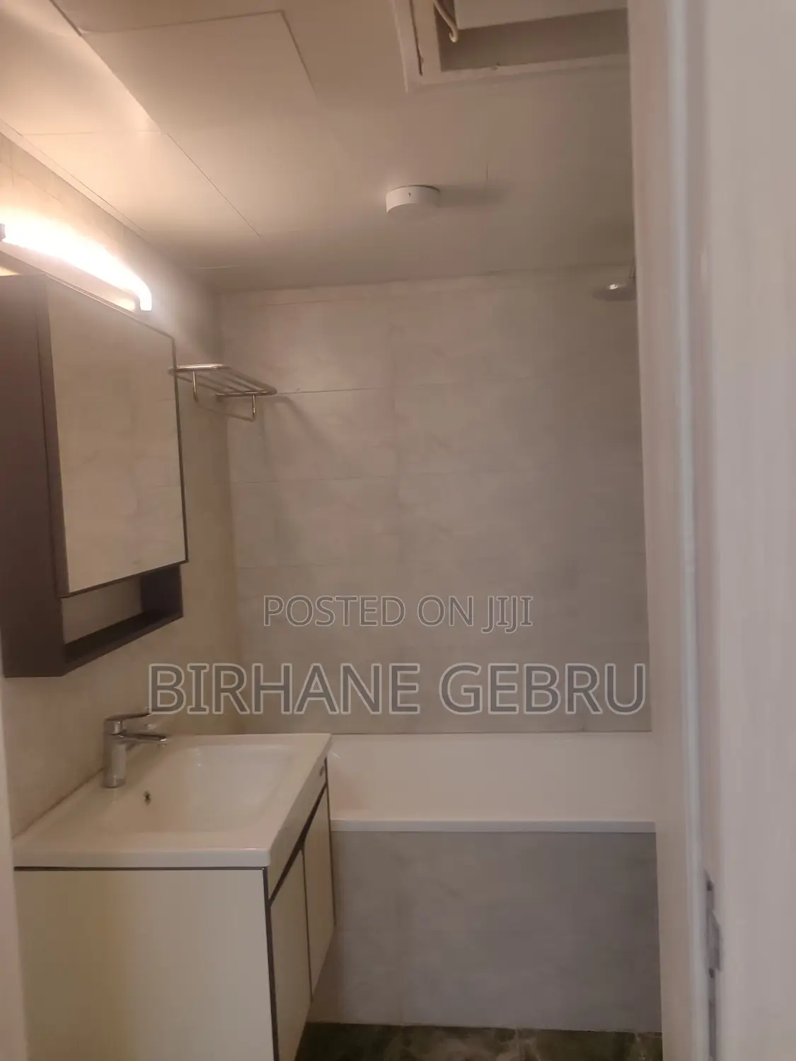 2bdrm Apartment in Luxury Semi, Kirkos for rent
