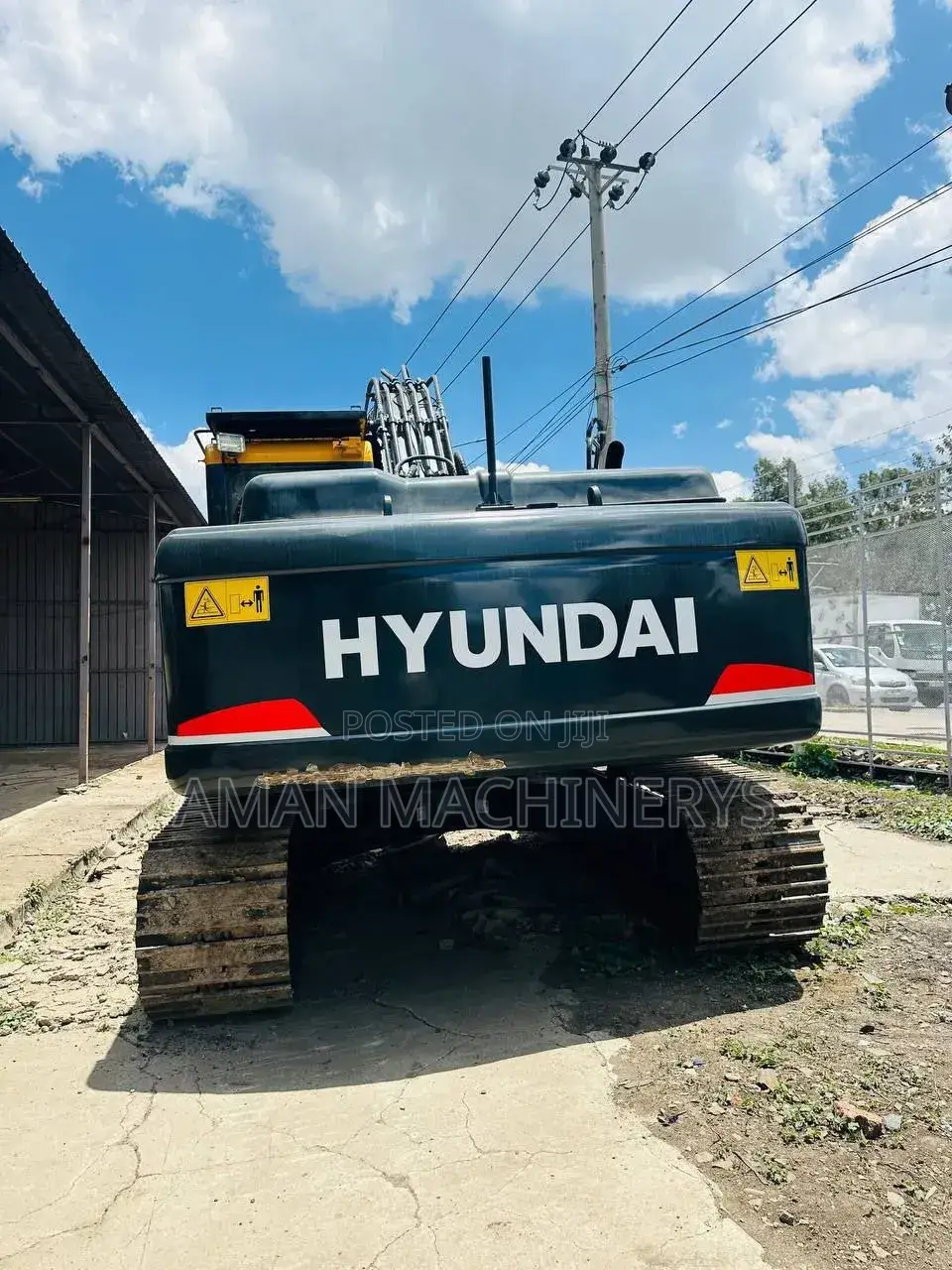 ለሽያጭ የቀረበ – Hyundai 220-9s Excavator ውጭ ሀገር አገልግሎ የመጣ፣