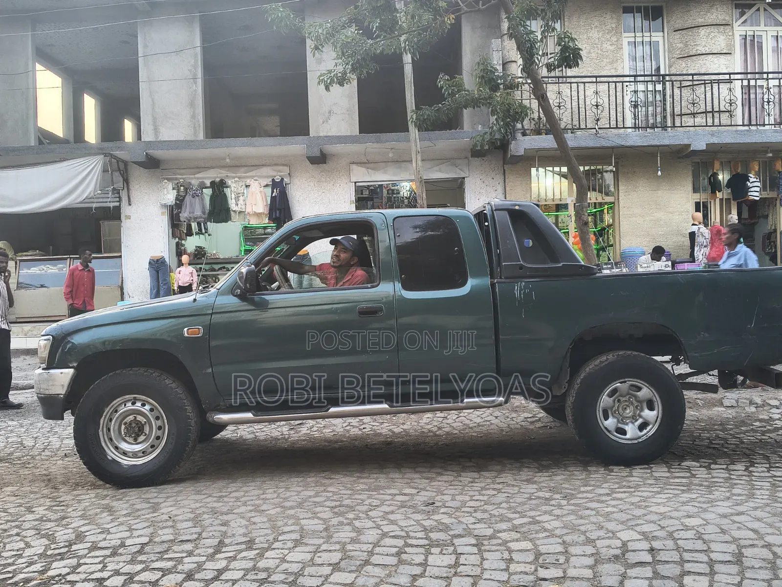 Toyota Hilux 2000 Green