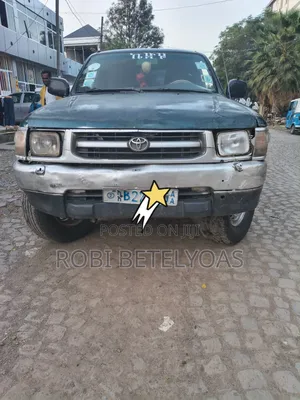 Toyota Hilux 2000 Green